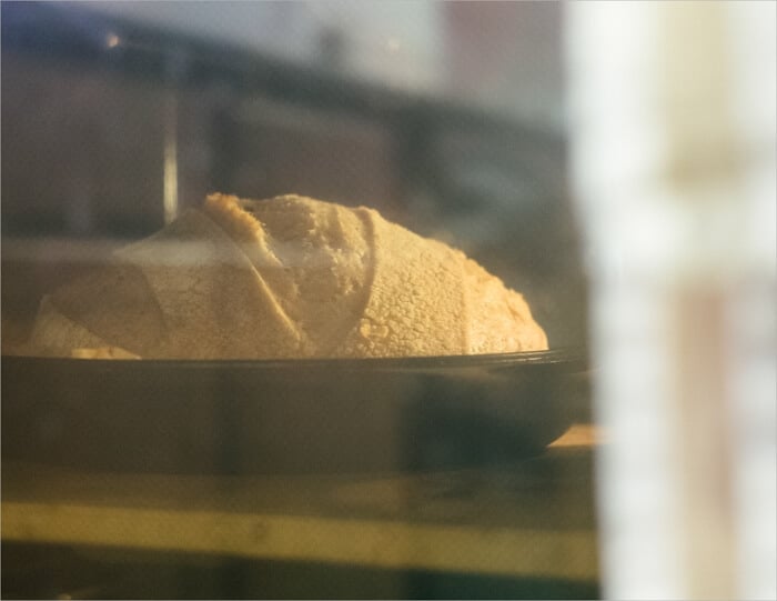 Cuisson du levain Tartine dans la cocotte-minute en fonte Lodge