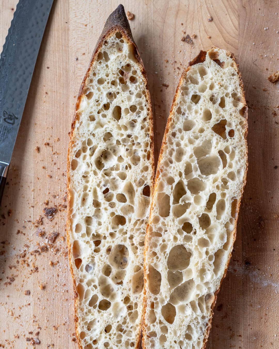 Самодельный хлеб. Багет французский. Sourdough Baguette. Самодельный хлеб фото.