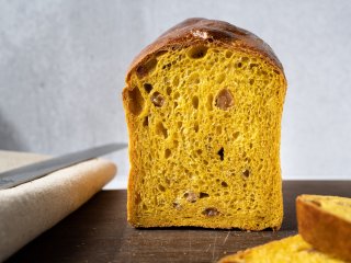 Pumpkin cinnamon sourdough bread interior