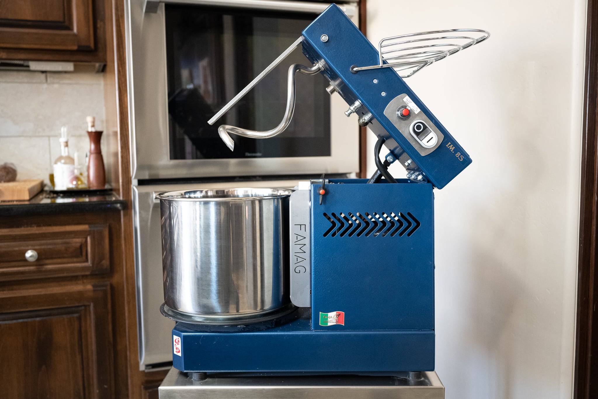 Professional dough mixer with spiral arm, with powerfull motor