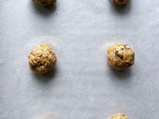 Cookie dough of abundant abundant grapes.